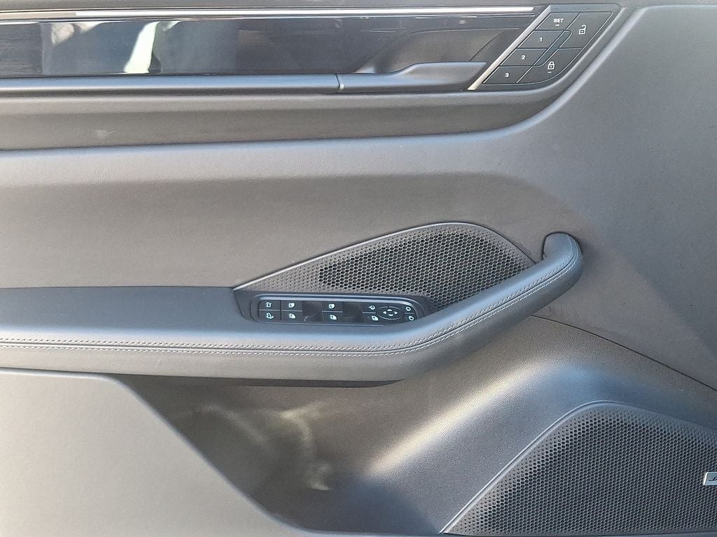 2024 Porsche Macan Electric 4