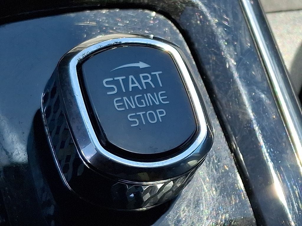 2021 Volvo XC90 T6 Momentum