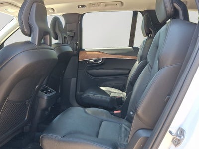 2021 Volvo XC90 T6 Momentum