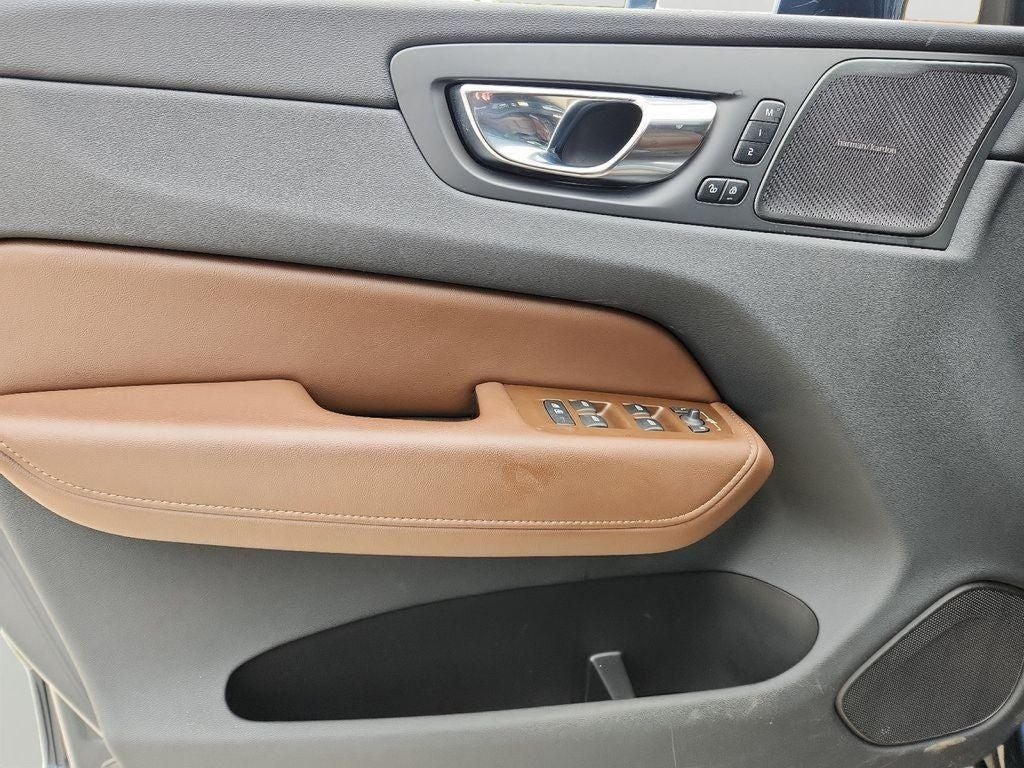 2022 Volvo XC60 B5 Inscription