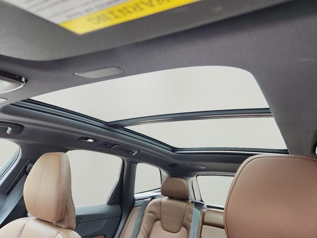 2022 Volvo XC60 B5 Inscription