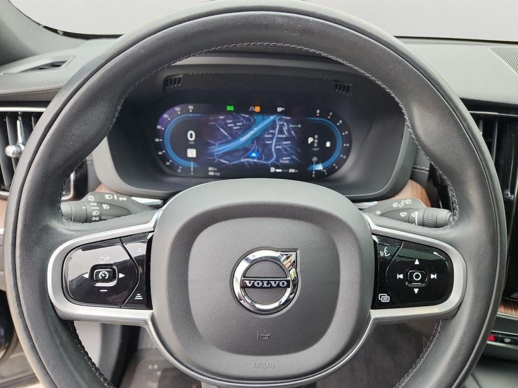 2022 Volvo XC60 B5 Inscription