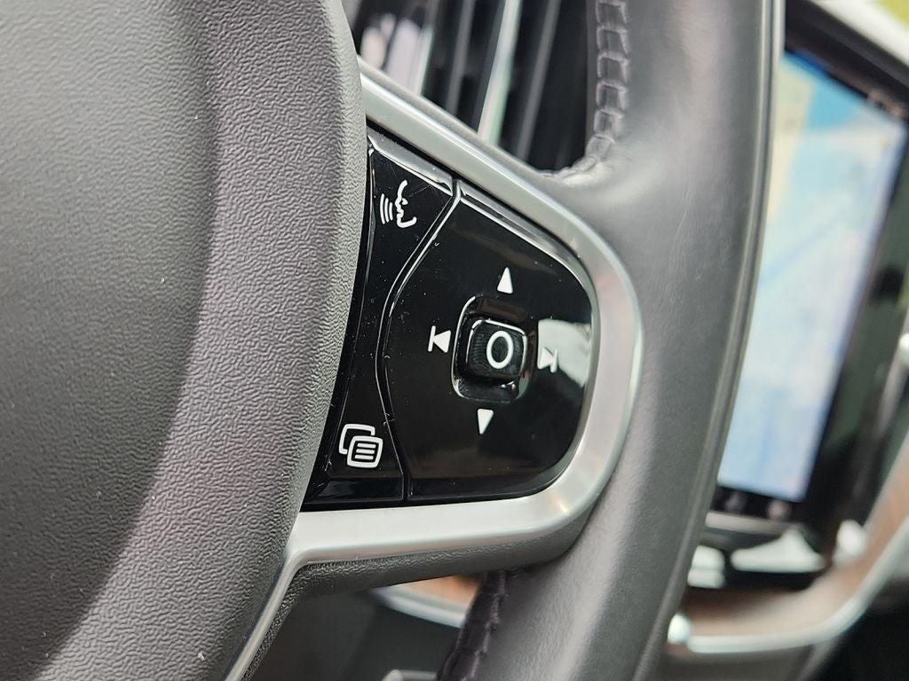 2022 Volvo XC60 B5 Inscription