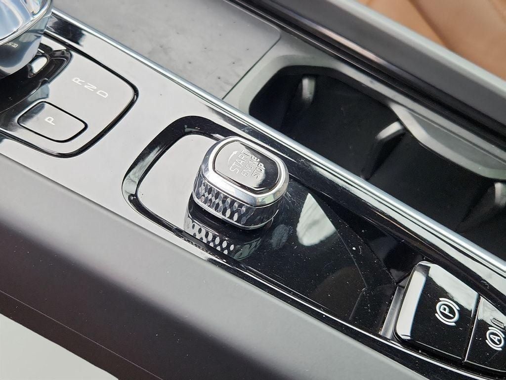 2022 Volvo XC60 B5 Inscription