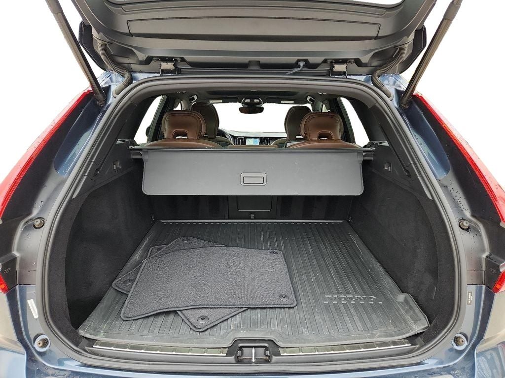 2022 Volvo XC60 B5 Inscription